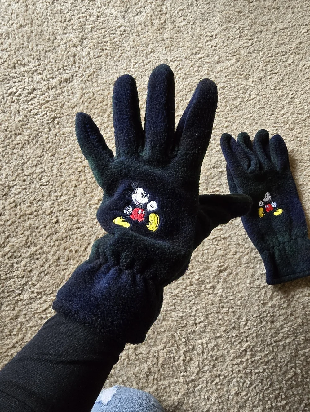 Disney Store Mickey Mouse Embroidered Gloves Unisex Size Large/XL
